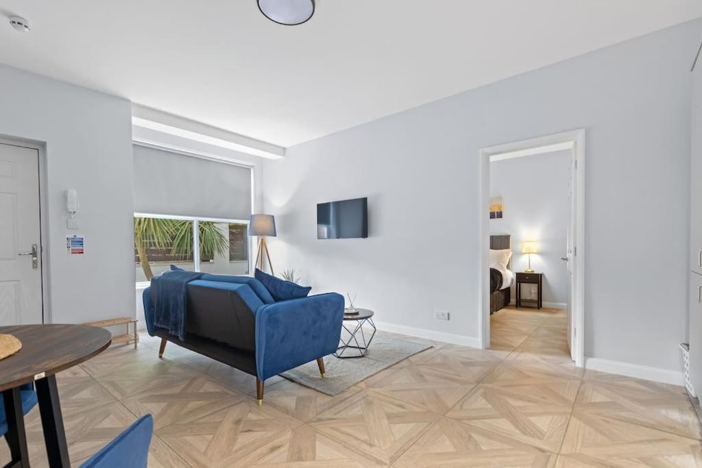 Modern Apartment Off-Road Parking King Bed Suite 1 Nottingham Exterior photo